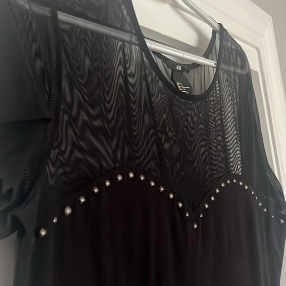 Black dress - Picture 2 of 3